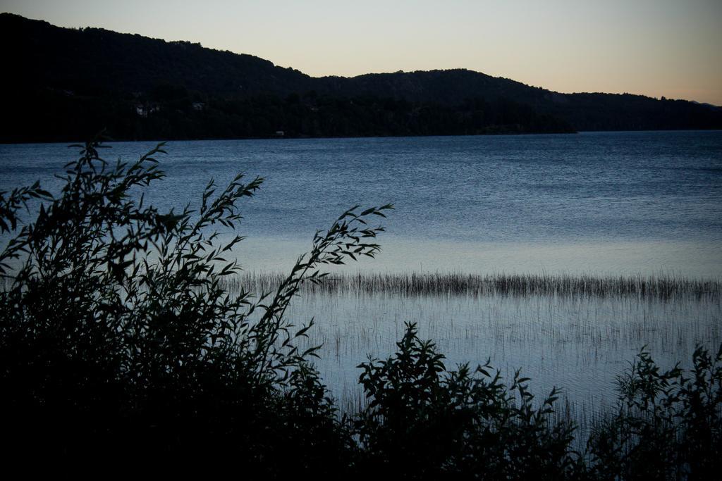 סן קרלוס דה ברילוצ'ה Los Juncos Patagonian Lake House מראה חיצוני תמונה